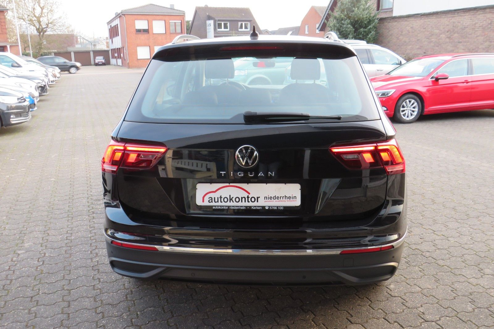 Fahrzeugabbildung Volkswagen Tiguan Life TDI DSG AHK NAVI KAMERA LED ACC GJ