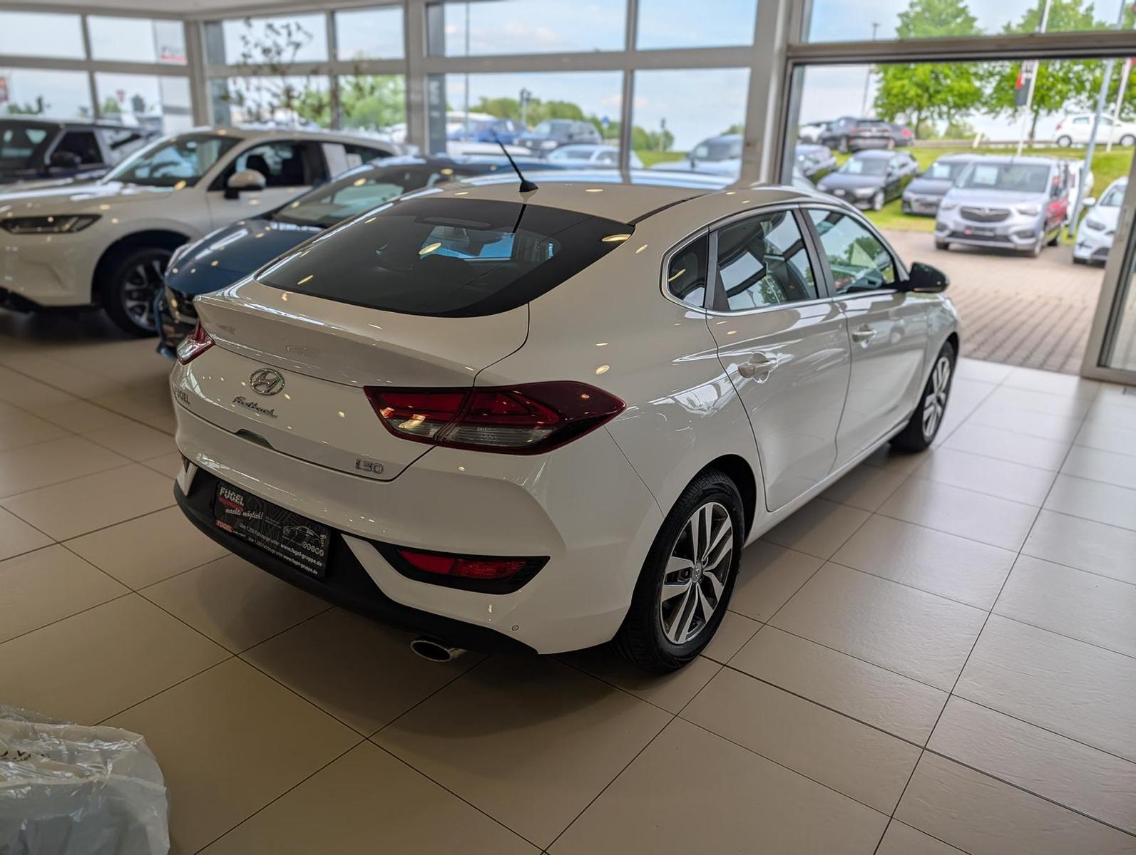 Hyundai i30 1.0 TGDI Fastback Temp|PDC|Alu