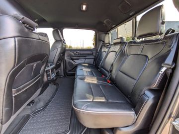 Dodge RAM 1500 4x4 Limited CrewCab unfallfr.im Vorlauf