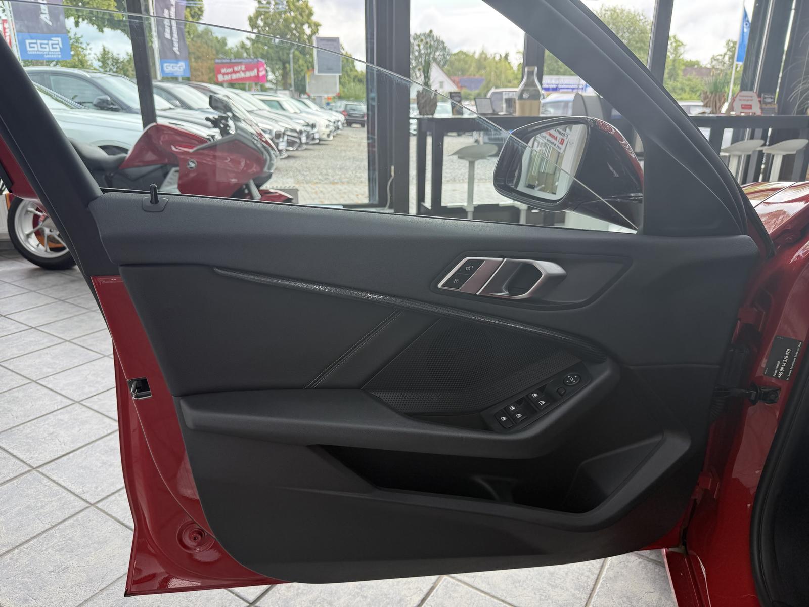 BMW 1 Series i Sport Line, 1 Hand, AHK, Kamera, Leder, миниатюра 5