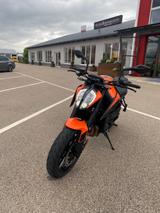KTM 890 Duke L - KTM 890 DUKE