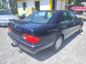 Mercedes E 230 - 4