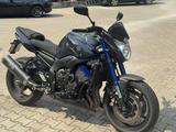 Yamaha FZ8 blau metallic - YAMAHA FZ