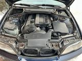 BMW e46 330i Facelift Touring - BMW 330: Kombi, E46