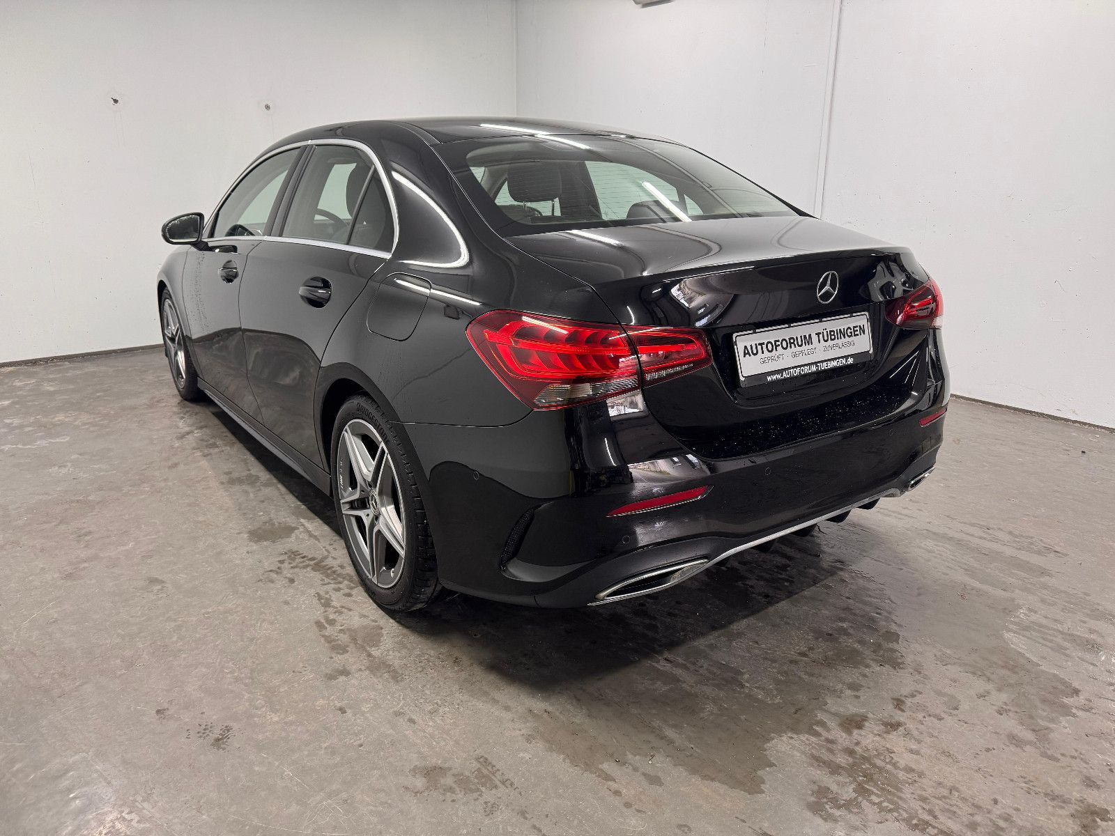 Fahrzeugabbildung Mercedes-Benz A 200 d 4MATIC DCT LImousine *AMG-LINE*KAMERA*