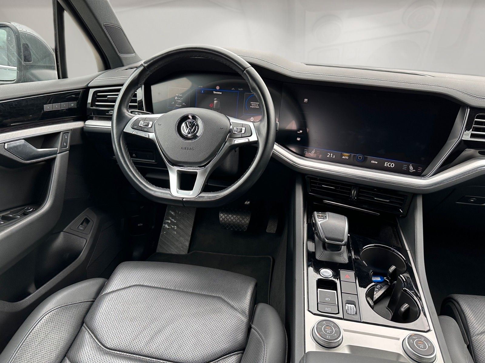 Fahrzeugabbildung Volkswagen Touareg 3.0 TDI V6 Elegance 4Motion IQL. NAVI