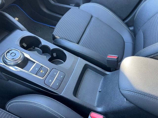 Fahrzeugabbildung Ford Kuga Plug-In Hybrid Titanium X LED HeadUpDisplay