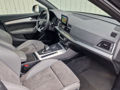 Fahrzeugabbildung Audi Q5 50 TFSIe quattro sport S-Line Navi LED ACC