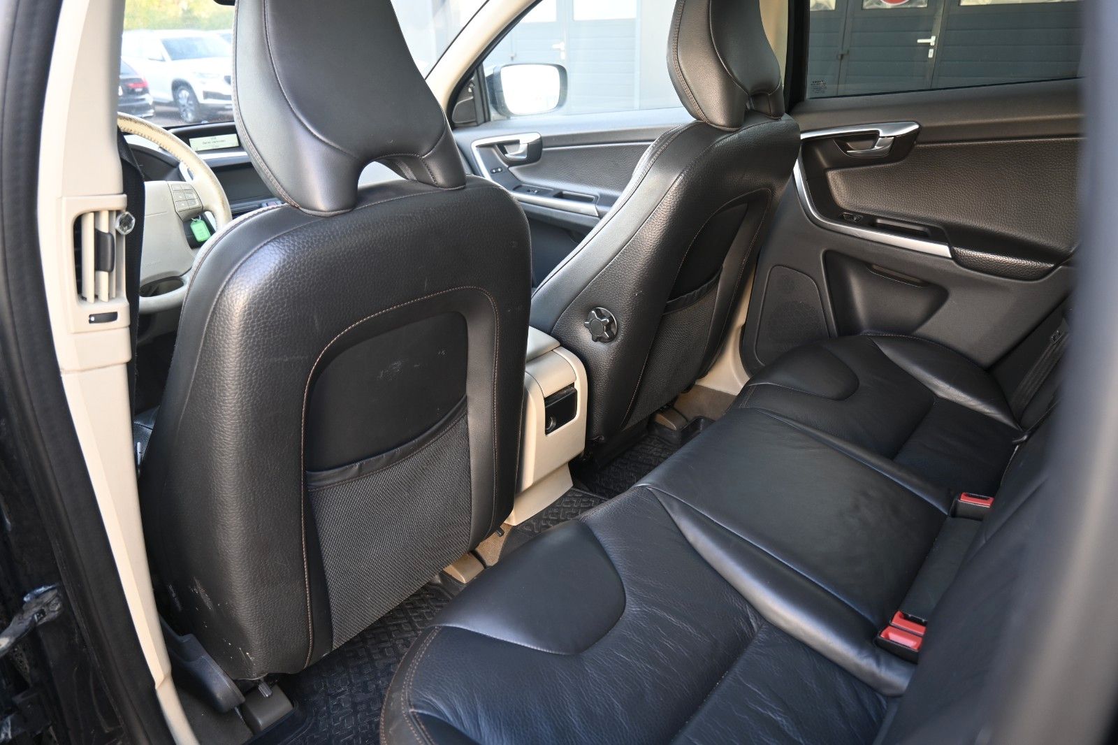 Fahrzeugabbildung Volvo XC60 3.2L 6-Zylinder