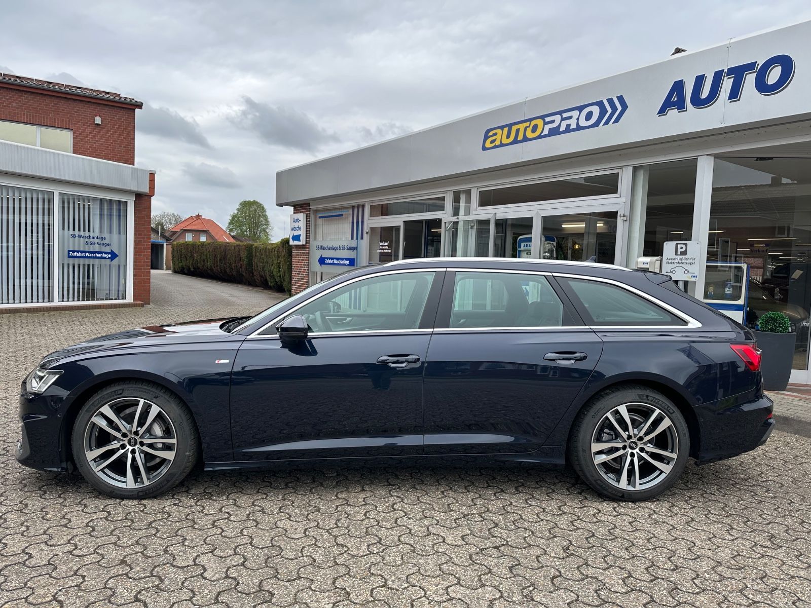 Fahrzeugabbildung Audi A6 Avant 40 TDI S line S Tronic ACC/Matrix/Navi