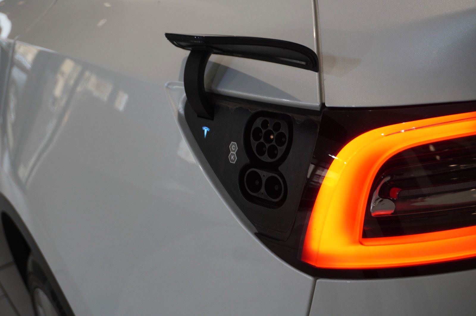 Fahrzeugabbildung Tesla Model Y LONGRANGE DUAL-MOTOR NAVI/KAMERA/DAB/AMD