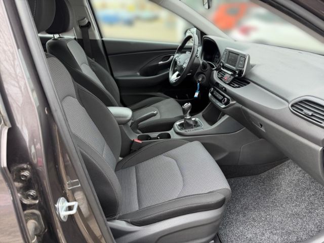 Fahrzeugabbildung Hyundai i30 Select 1.4 +KLIMA+RADIO+BLUETOOTH+PDC+UVM+