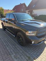 Dodge RAM 1500 Sport 5.7 HEMI V8 - Dodge RAM mit LPG-Antrieb: Allradantrieb