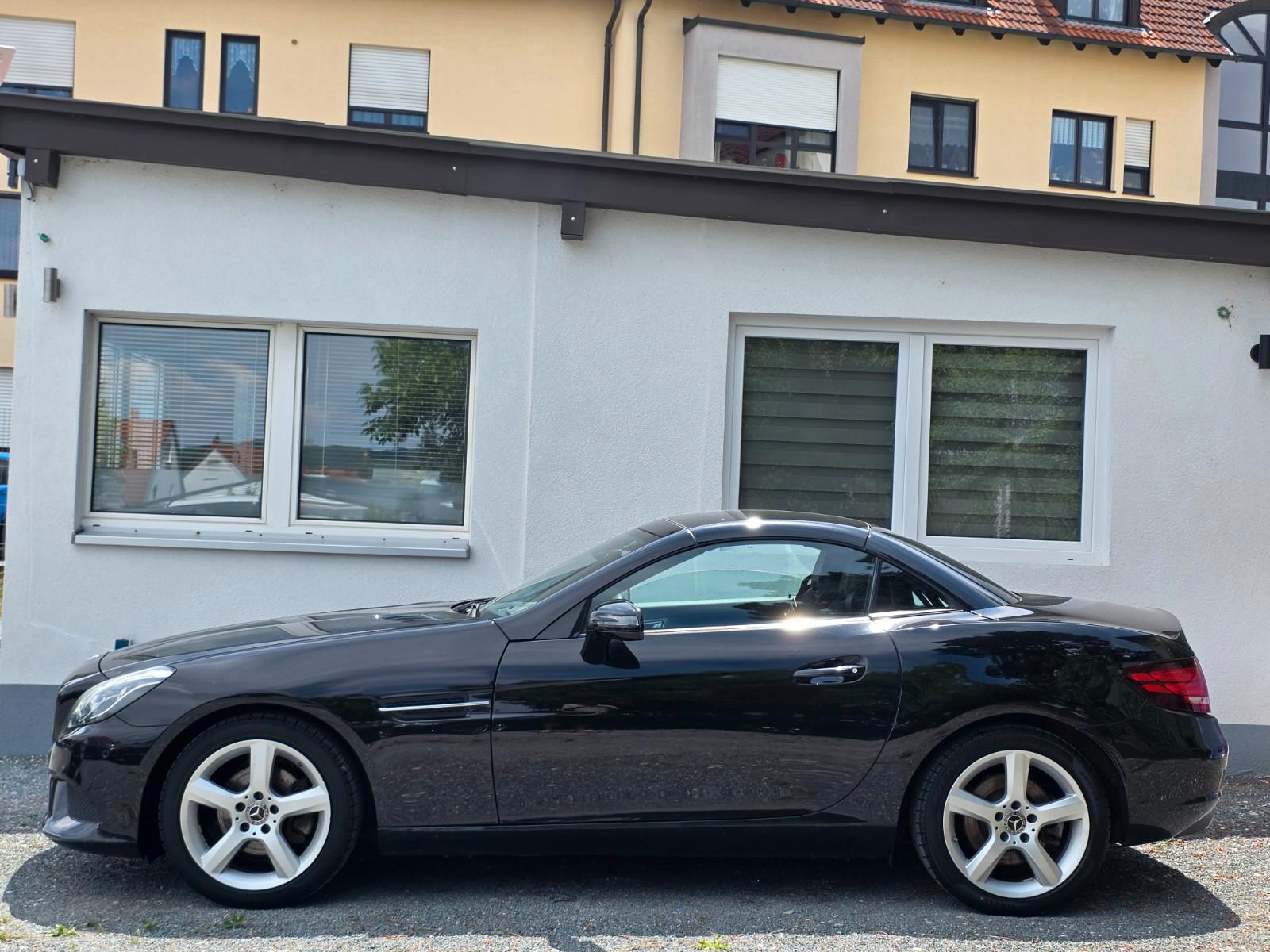Mercedes-Benz SLC 180 Roadster *LED*Leder*Navi*SHZ*Gepflegt