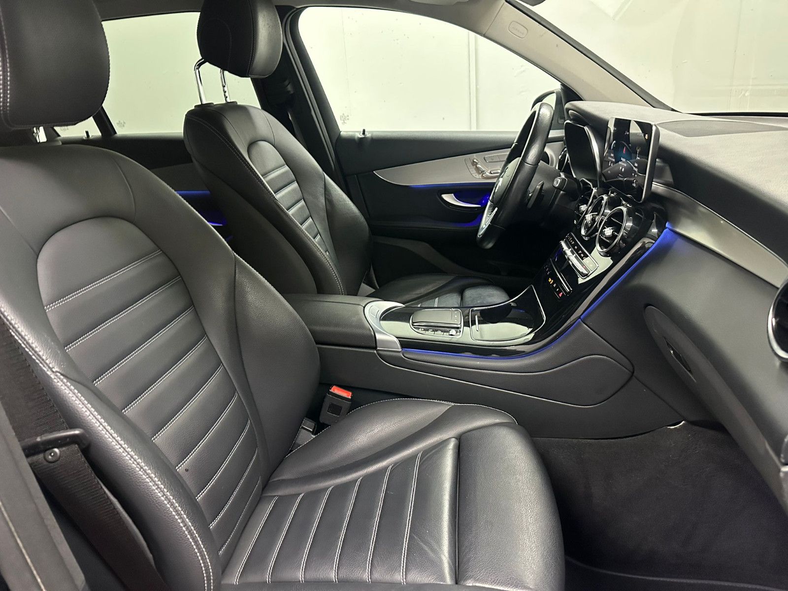 Fahrzeugabbildung Mercedes-Benz GLC 220 d 4MATIC Autom *DISTRO*AHK*360*NAVI*PANO