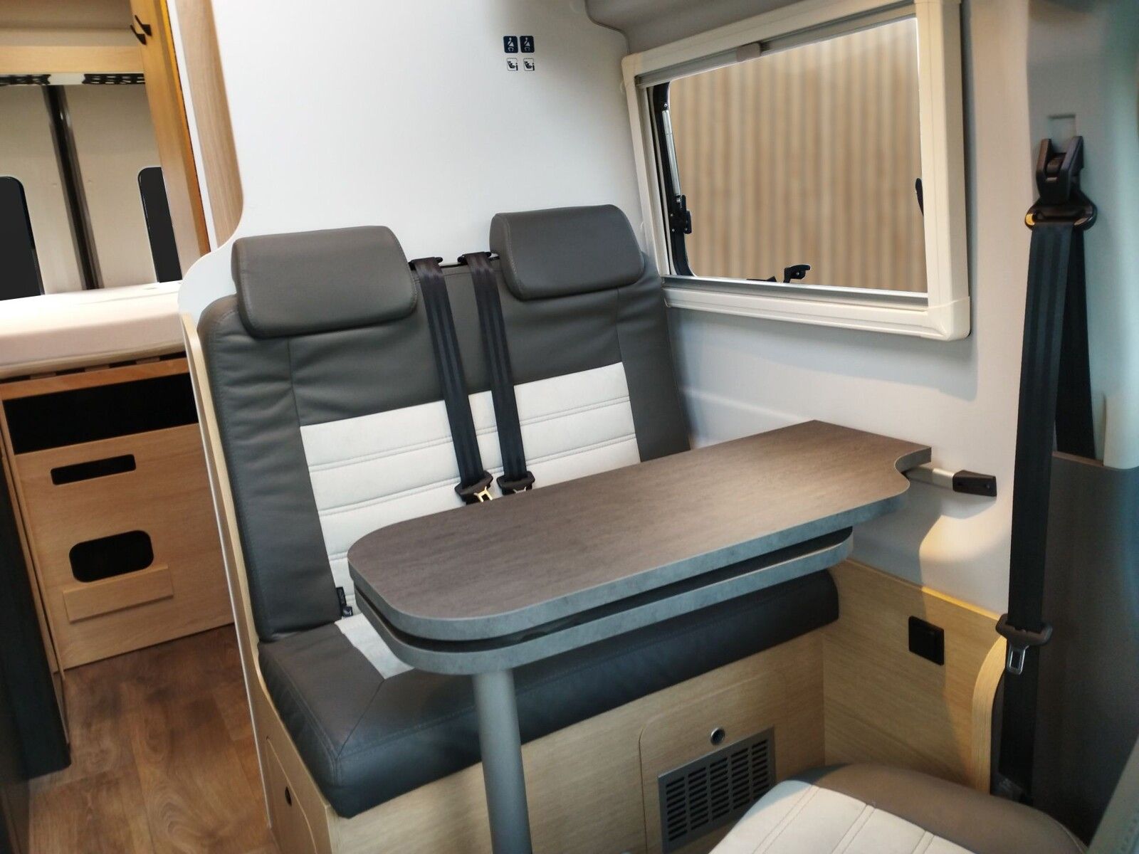 Fahrzeugabbildung Sunlight Cliff 4x4 590 Markise,Radio,RK