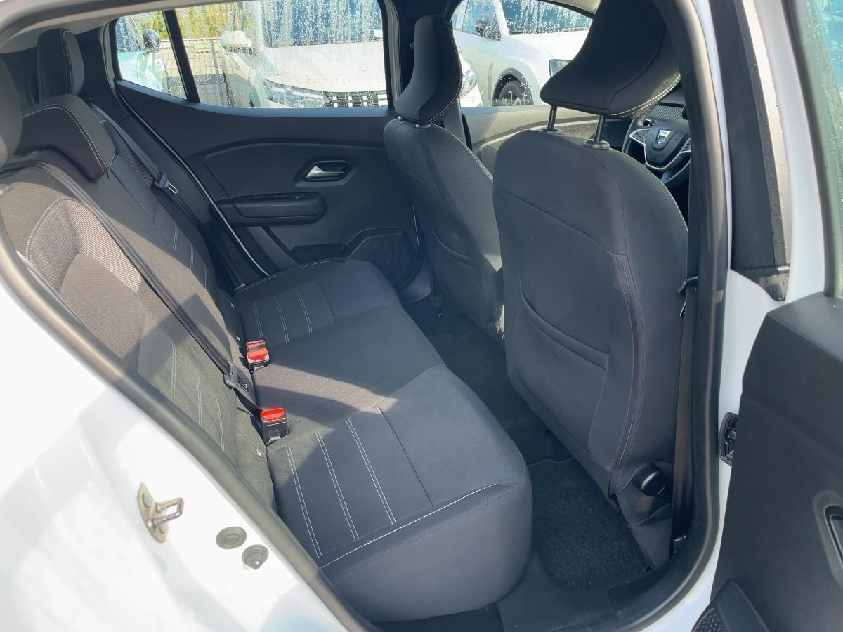 Fahrzeugabbildung Dacia Sandero Comfort TCe 90 (MY2021) ABS Fahrerairbag - mit KI generiert/bearbeitet
