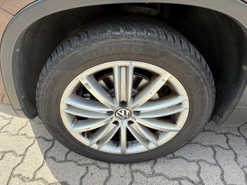 Volkswagen Tiguan - 12