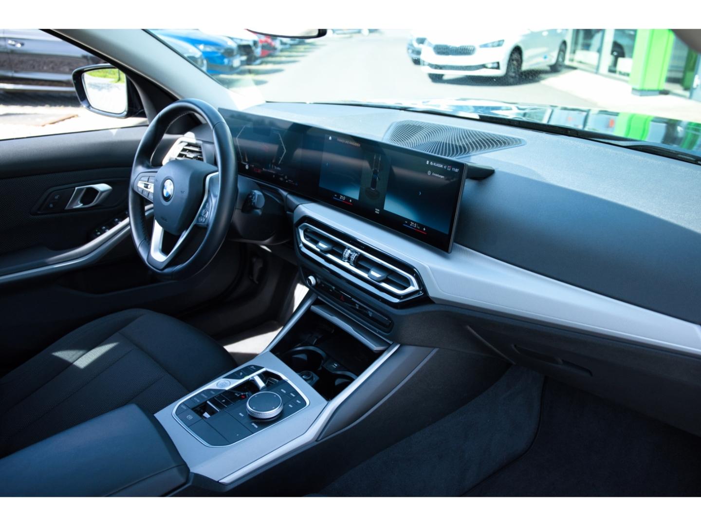 BMW 318 d Touring Navi LED SHz Apple CP BMW Live
