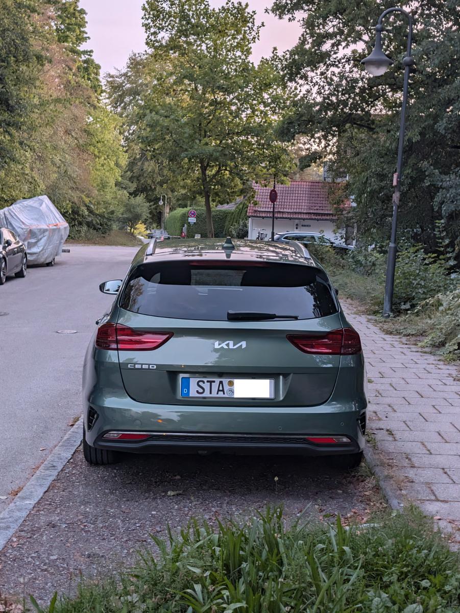 Kia cee'd SW 1.5 T-GDI DCT, AHK, LH, Keyless, 17 Zol