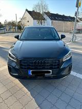 Audi Q2 35 TFSI S tronic - Anhängerkupplung - black  - Audi Q2 von privat