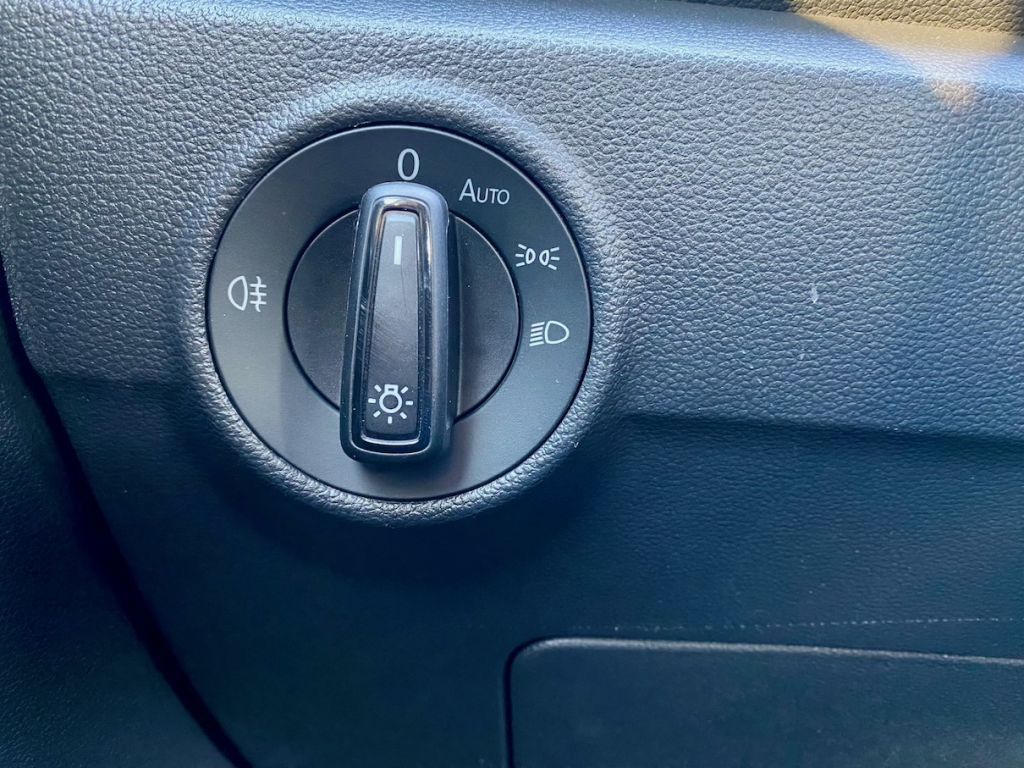 Fahrzeugabbildung Volkswagen T-Roc 1.0 TSI OPF AAC SHZ CARPLAY PDC ALU