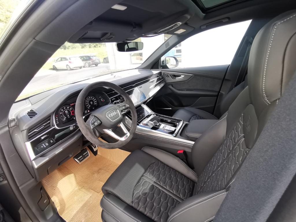 Audi RSQ8