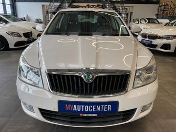 Skoda Octavia Combi Elegance DSG *NAVI*XENON*PDC*