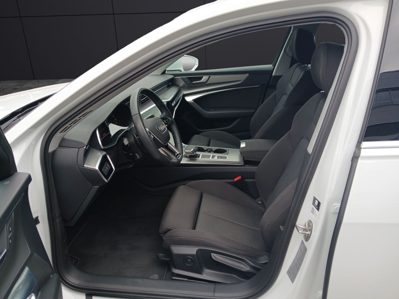 Fahrzeugabbildung Audi A6 Avant TDI sport Matrix Navi ACC Sound