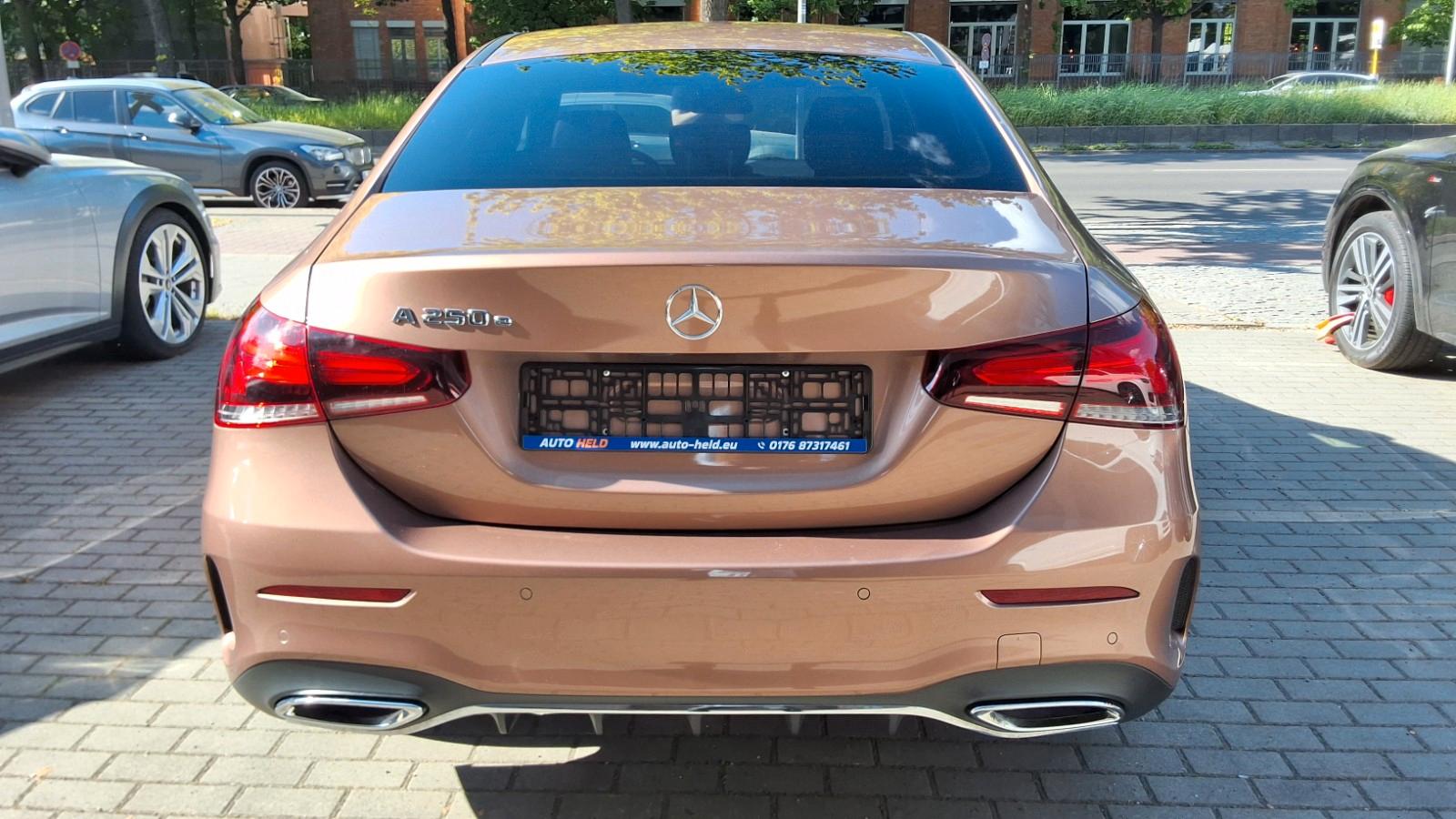 Mercedes-Benz A 250 Limousine AMG Line Top 1.Hand