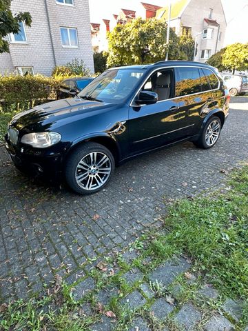 BMW X5 E70 40D  PANO KEYLESS SOFT CLOSE