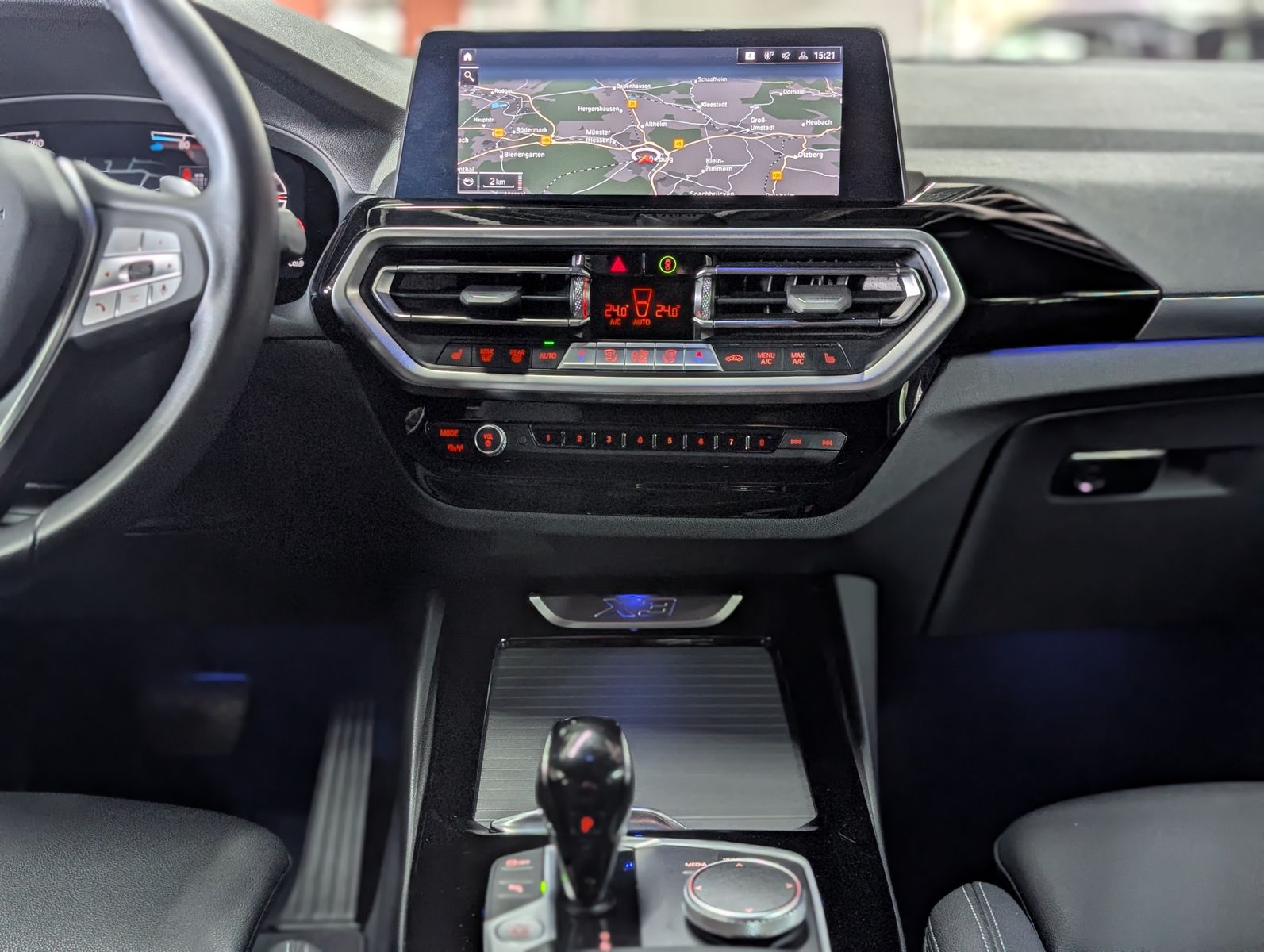 Fahrzeugabbildung BMW X3 xDrive 20d AHK LEDER StHz ACC LED KAM HIFI