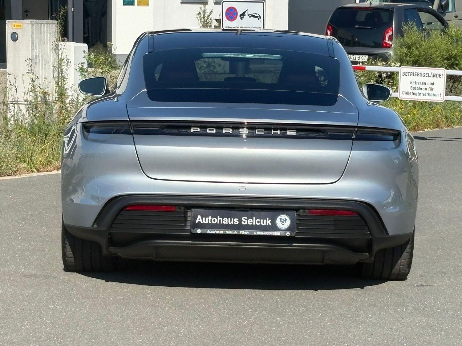 PORSCHE TAYCAN 408CH