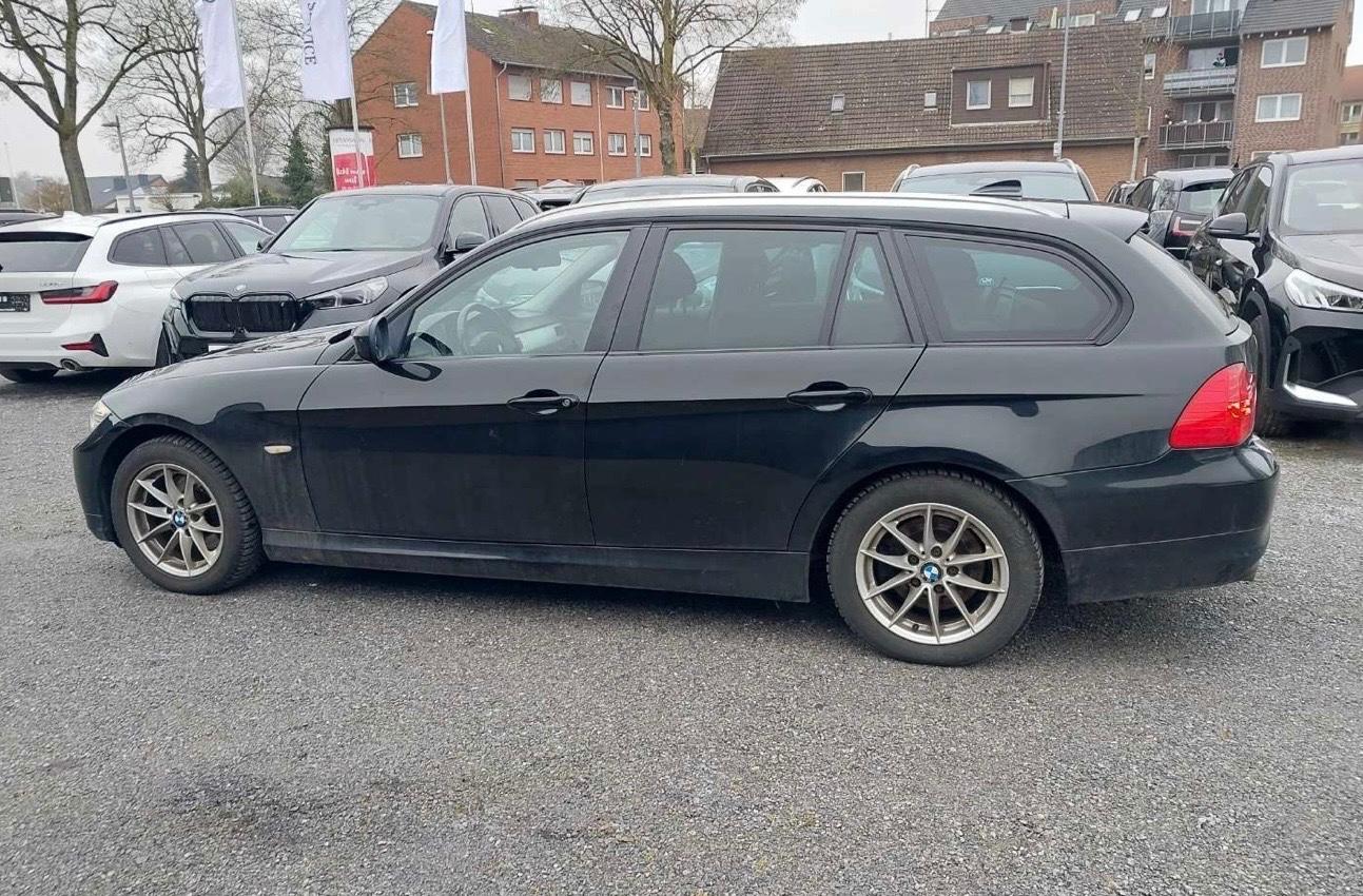 BMW 318 d /Navi/Bi-Xenon/PDC/AHK/Unfallfrei/2.Hand