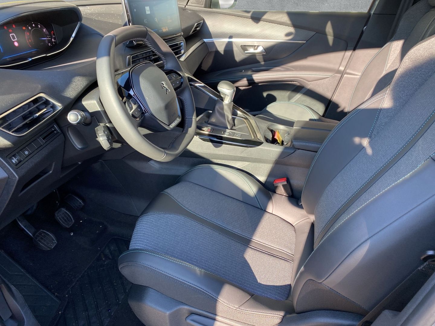 Fahrzeugabbildung Peugeot 3008 Allure Pack 1.2 PureTech 130 EU6d * Audio-N