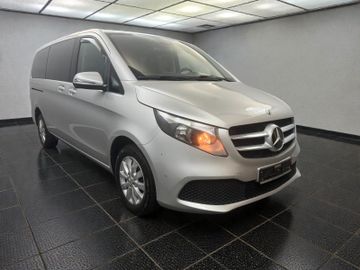 Mercedes V 220 - 3