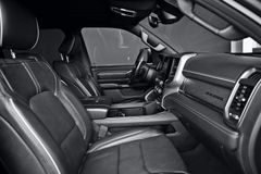 DODGE RAM 1500 Limited CrewCab 5.7l V8 - Unfallfrei