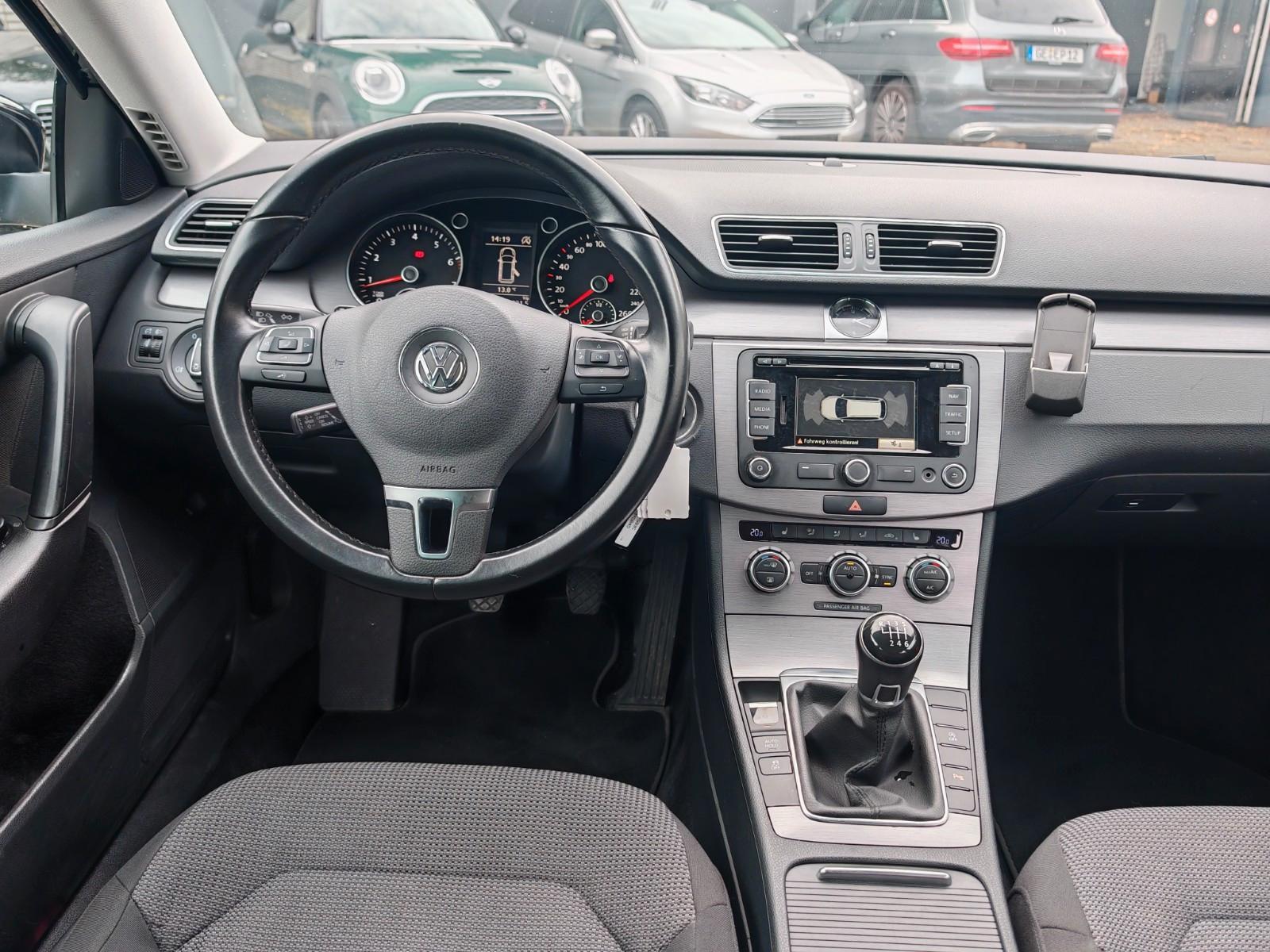 Volkswagen Passat 2014 — photo 14