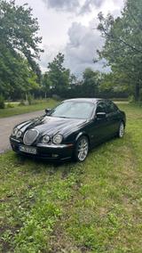 Jaguar S-Type 4.0 V8 Klassiker mit Stil und Powe - Jaguar S-Type: 4.0