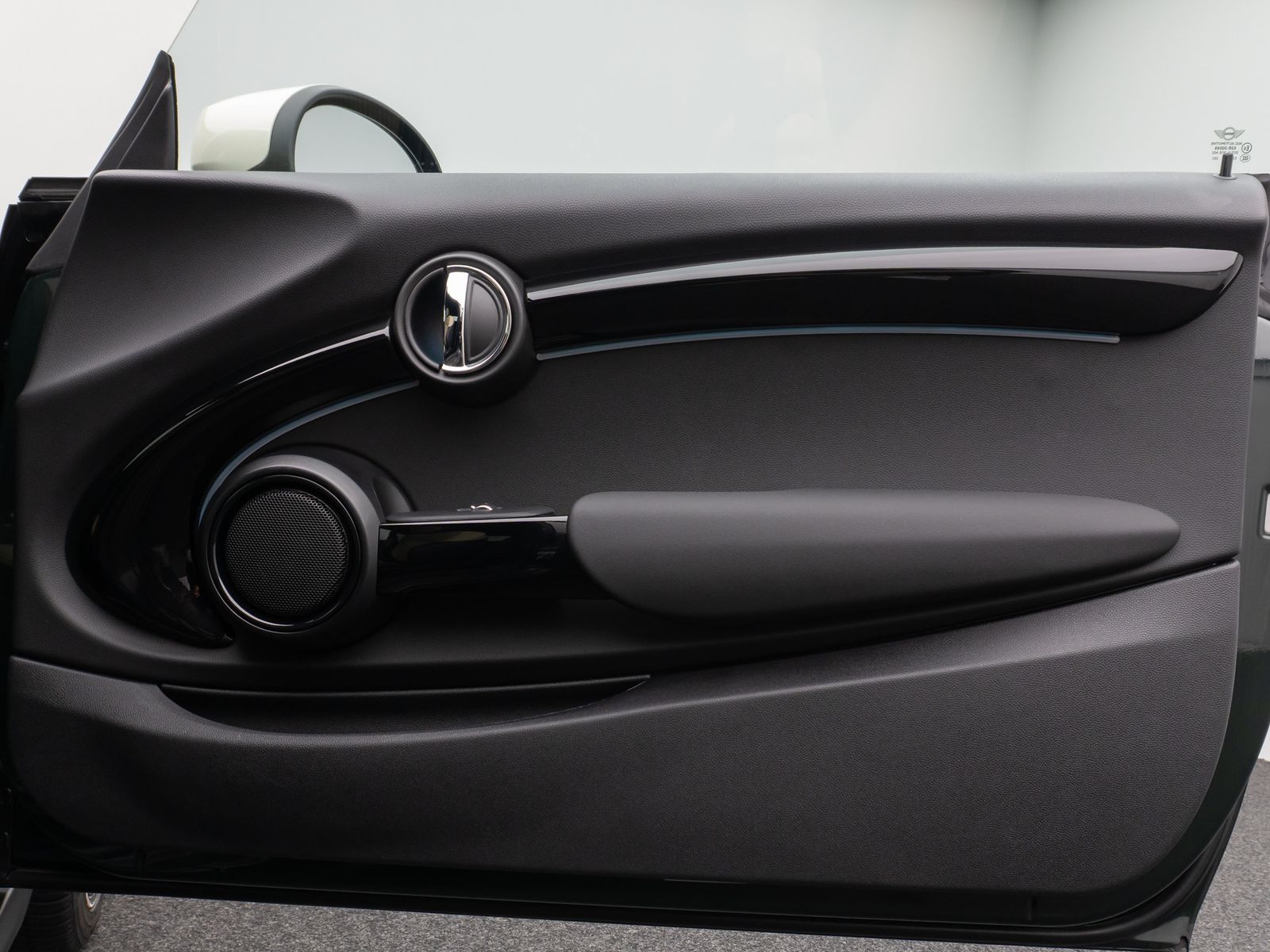 Fahrzeugabbildung MINI COOPER SE Resolute Edition PDC hinten LED Navi