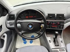 Fahrzeugabbildung BMW 318i Lim. / Automatik Klimaautomatik PDC