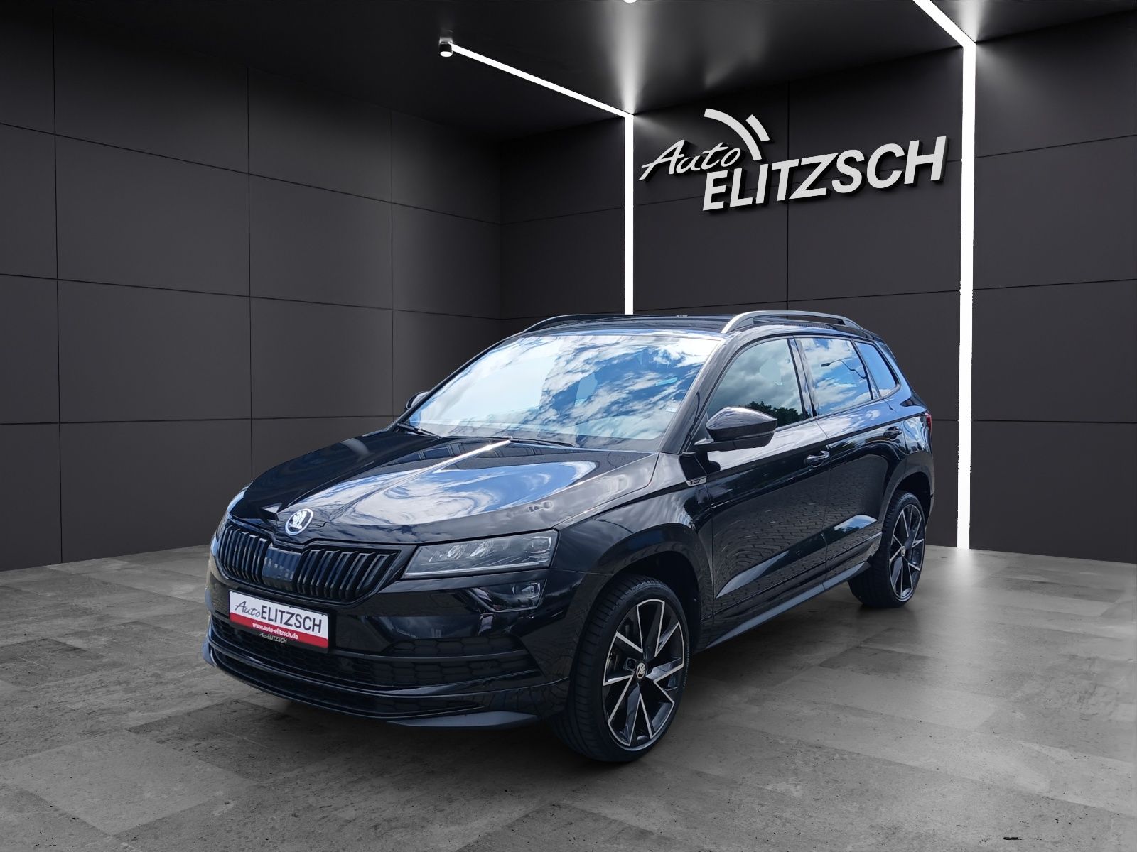 Fahrzeugabbildung SKODA Karoq TSI Sportline DSG LED AHK Navi ACC PDC SH