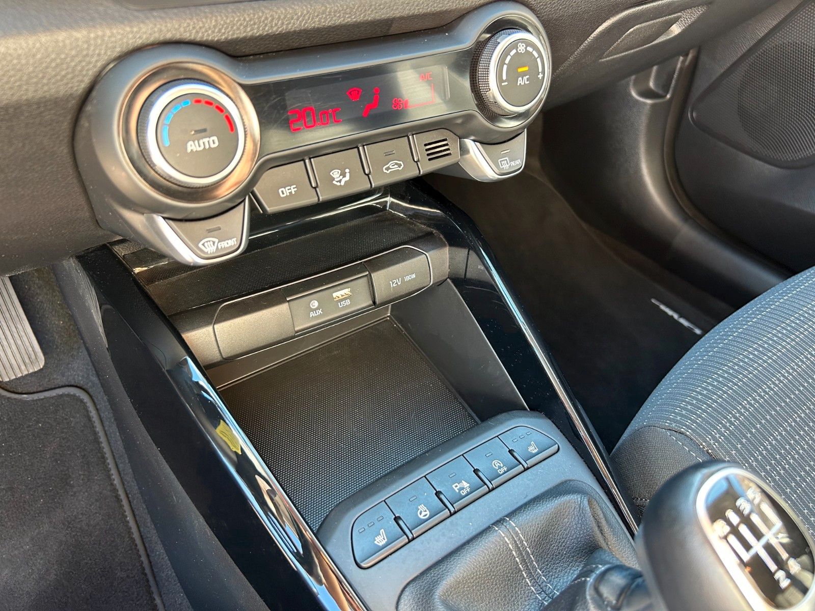 Fahrzeugabbildung Kia Stonic 1.0 T-GDI 100 Vision CarPlay SHZ LHZ Klim