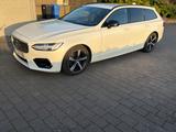 Volvo V90 D5 AWD R-Design AHK Pano 360 Grad - Volvo V90 von privat