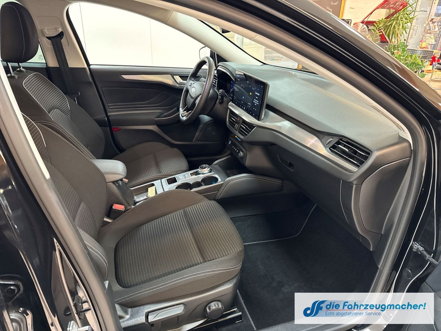 Fahrzeugabbildung Ford Focus Turnier Titanium X Navi Digitales Cockpit