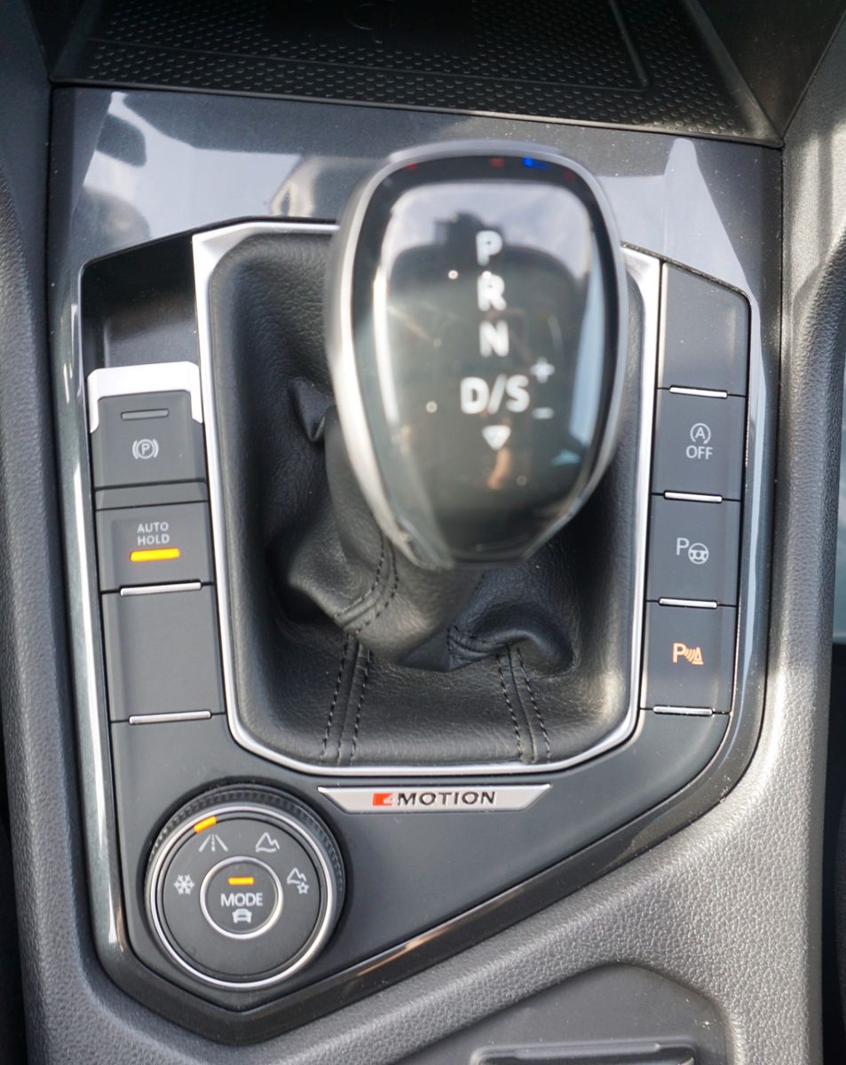 Fahrzeugabbildung Volkswagen Tiguan Elegance 4M, Kamera, Navi, AHK, IQ.Light