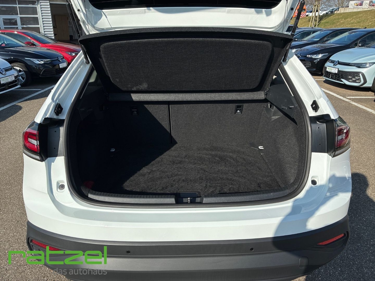 Fahrzeugabbildung Volkswagen Taigo Life 1,0 TSI LED DAB SHZ Spurhalteass. Ver
