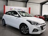 Hyundai i20 1.2 ACTIVE WHITE / 4-TÜR, TEMPOMAT, SHZ, PDC - gebrauchte Hyundai i20 aus dem Jahr 2019