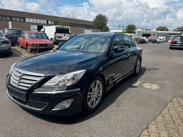 Hyundai Genesis 3.8 Prada Lim. 2 Hand. TOP Zustand