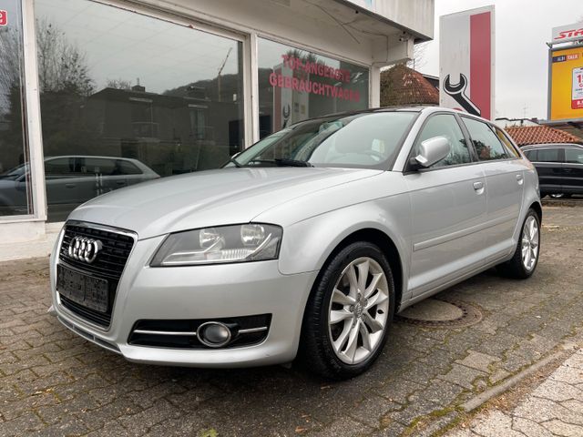 Audi A3 Sportback 2.0TDI Ambition quattro*1.Hand*Pano